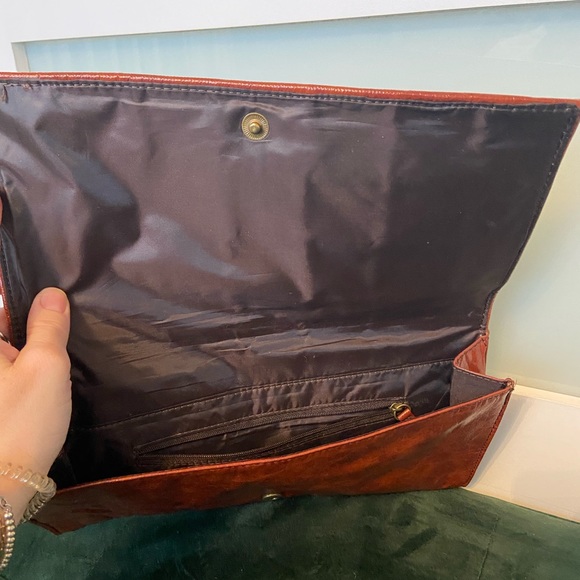 Faux leather clutch - Picture 3 of 4